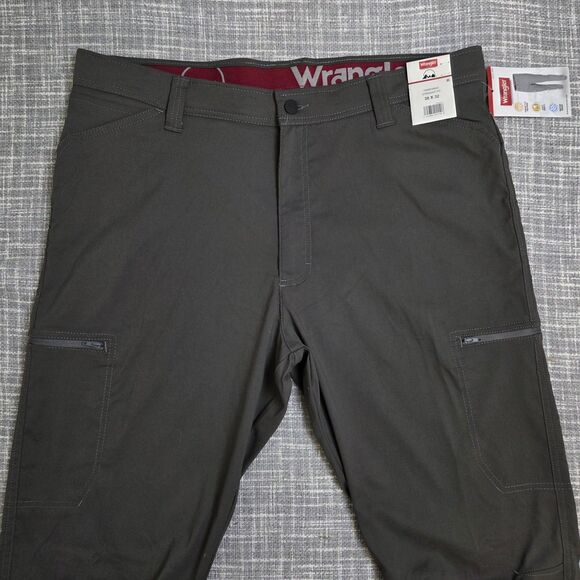 Wrangler Performance Zip Cargo Pants Men's 38x32 Straight Fit Gray 7 Pockets NWT - Picture 1 of 15